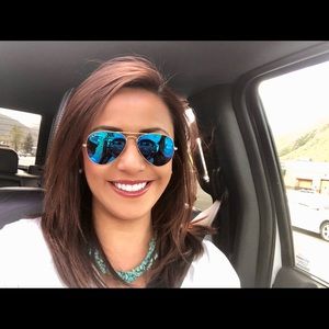 Meet your Posher, Gabriela